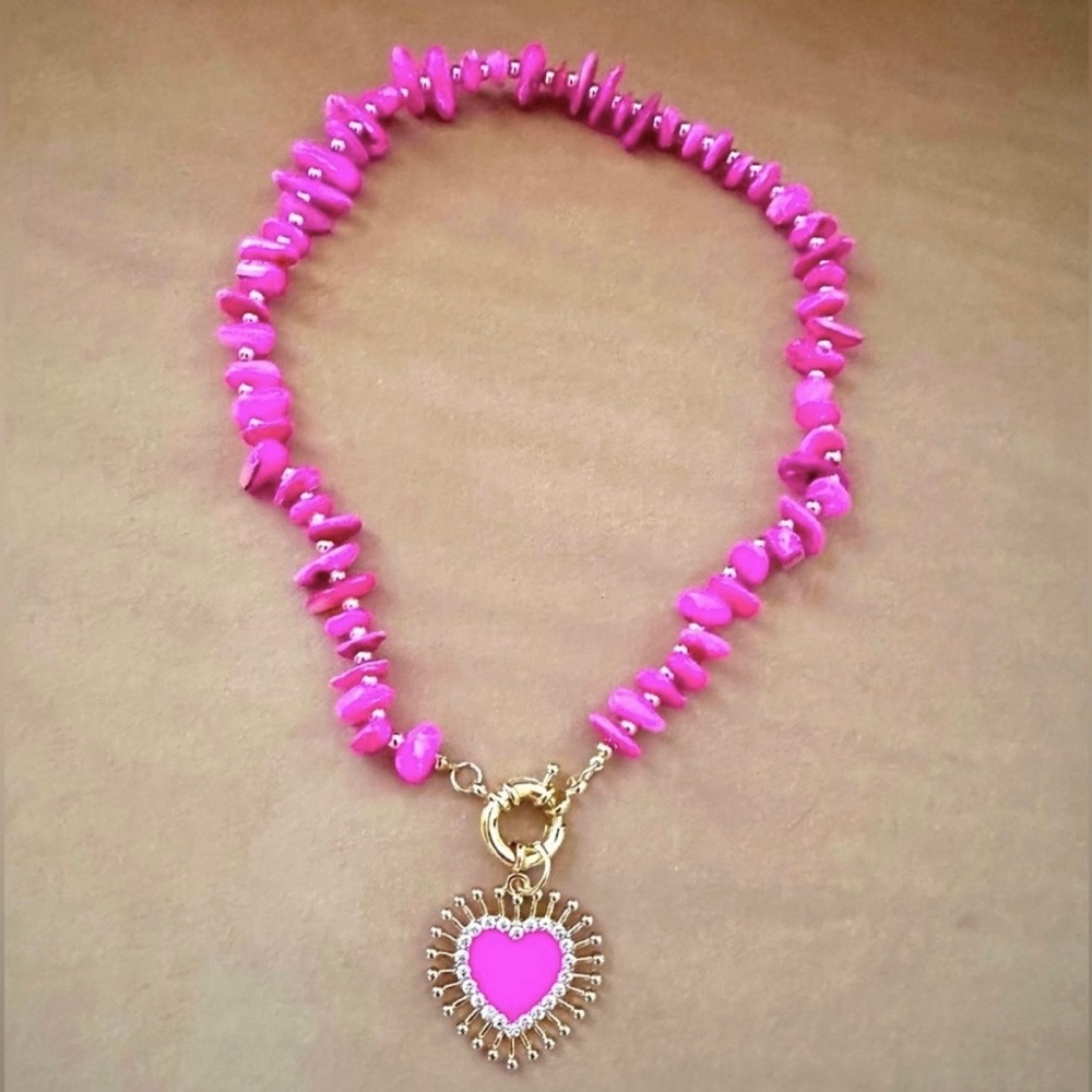 Pink Stone Bead Jem Rhinestone Gold Pink Heart Necklace NWOT NEW